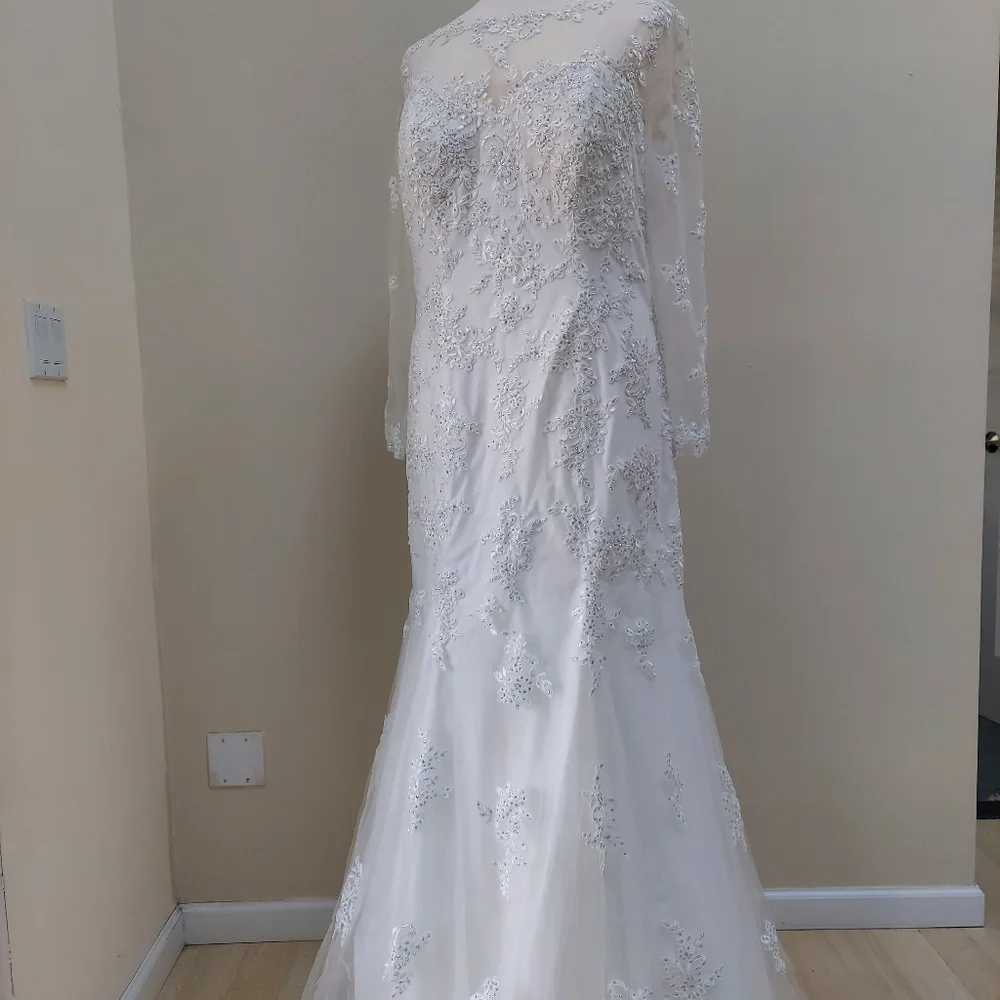 Glow size 20 trumpet mermaid wedding dress. Lace, mesh, appliqué. - Picture 16 of 16